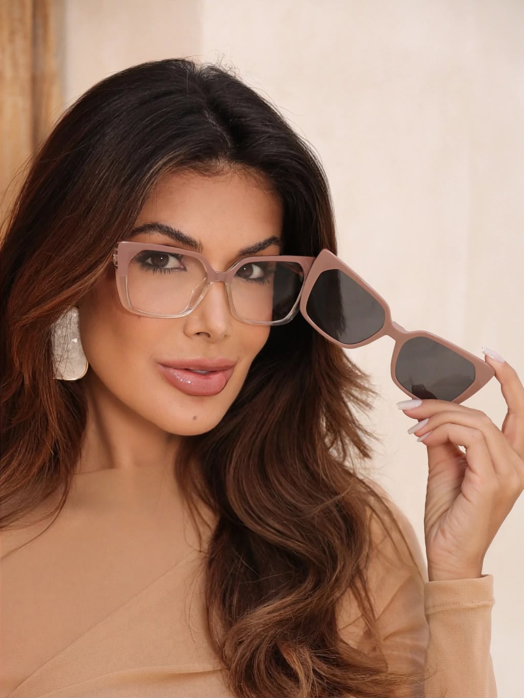 Óculos 2 em 1 Cat-Eye Elegance – Armação Nude Degradê com Clip-on Solar Magnético Renovare
