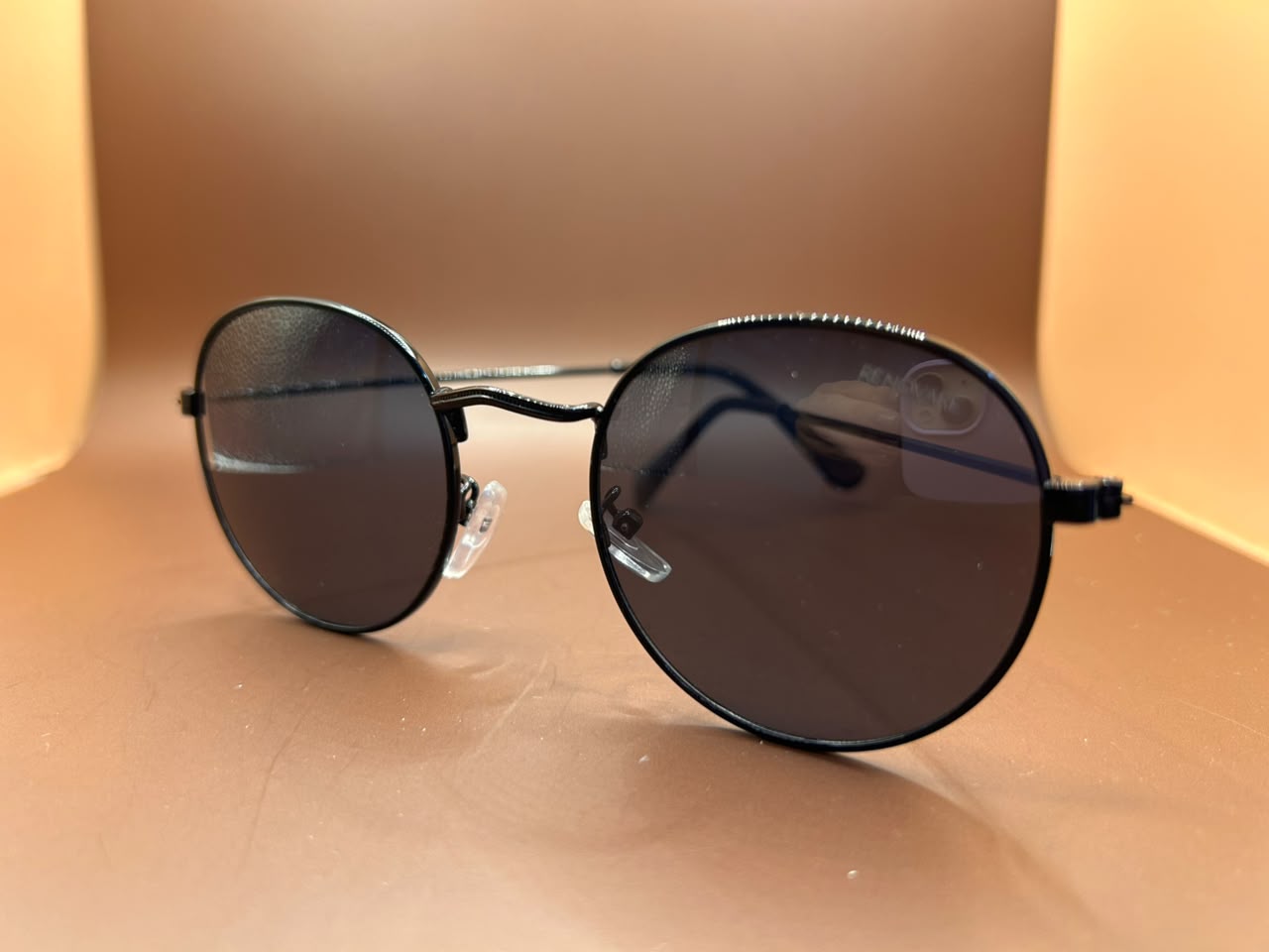 Foto adicional — Óculos de Sol Redondo Vintage - Metal Preto Renovare