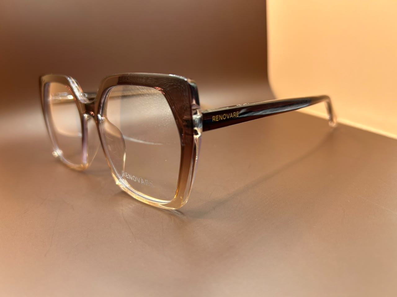 Foto adicional — Óculos de Grau Feminino Quadrado Oversized Renovare Degradê Vinho e Cristal