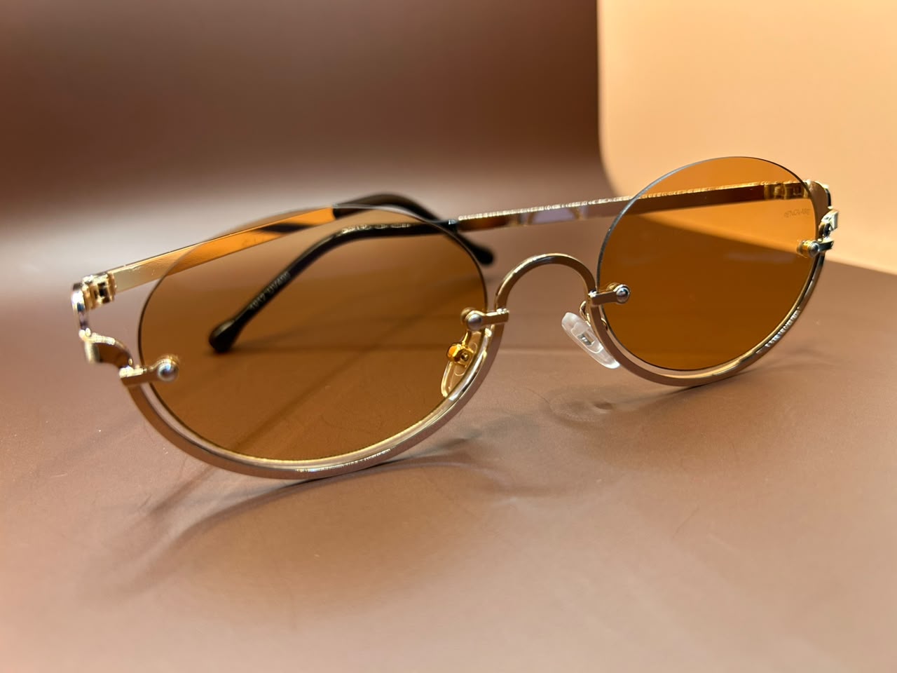 Foto adicional — Óculos Solar Vintage Rimless Renovare Metal Dourado