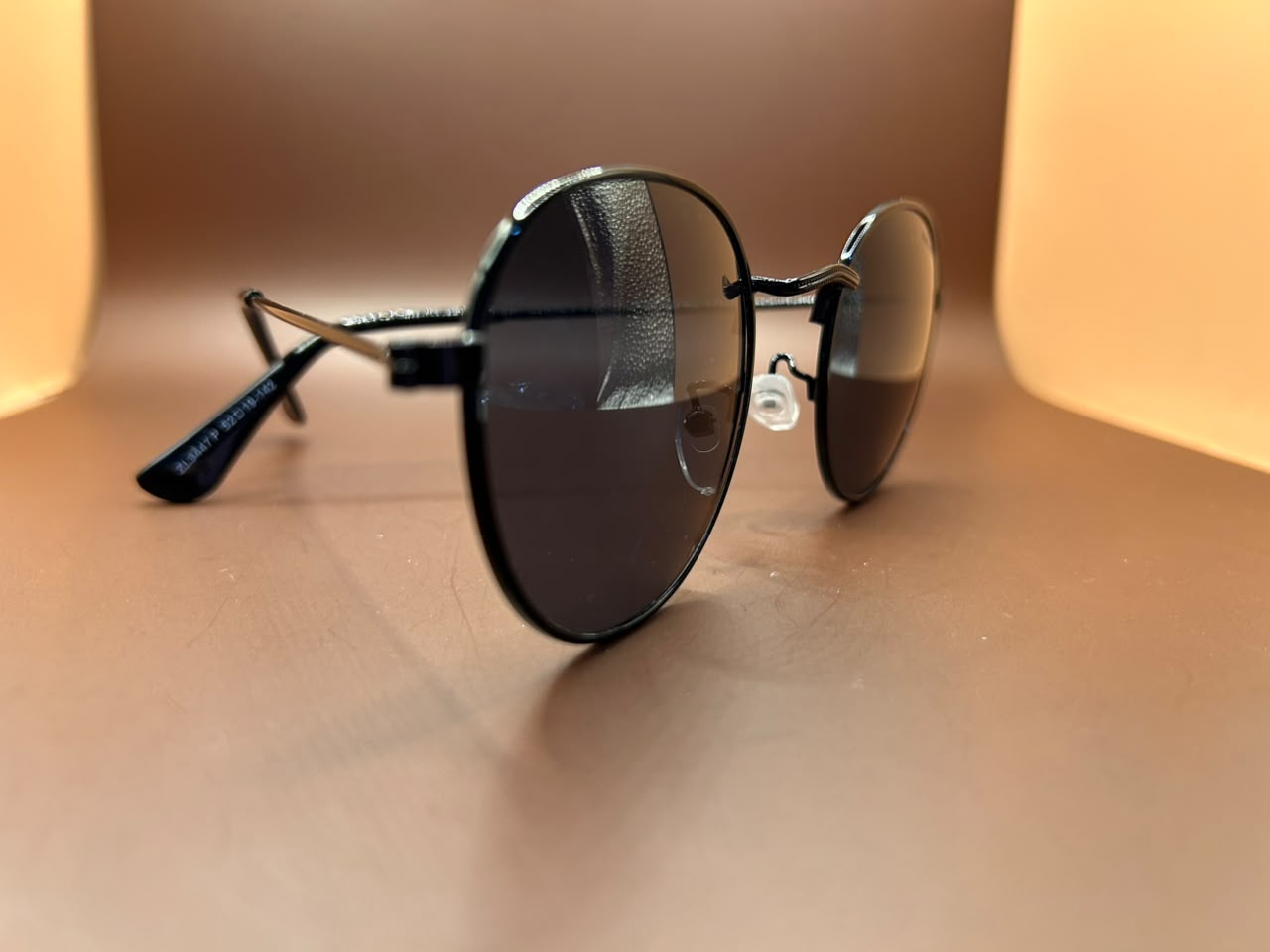 Foto adicional — Óculos de Sol Redondo Vintage - Metal Preto Renovare