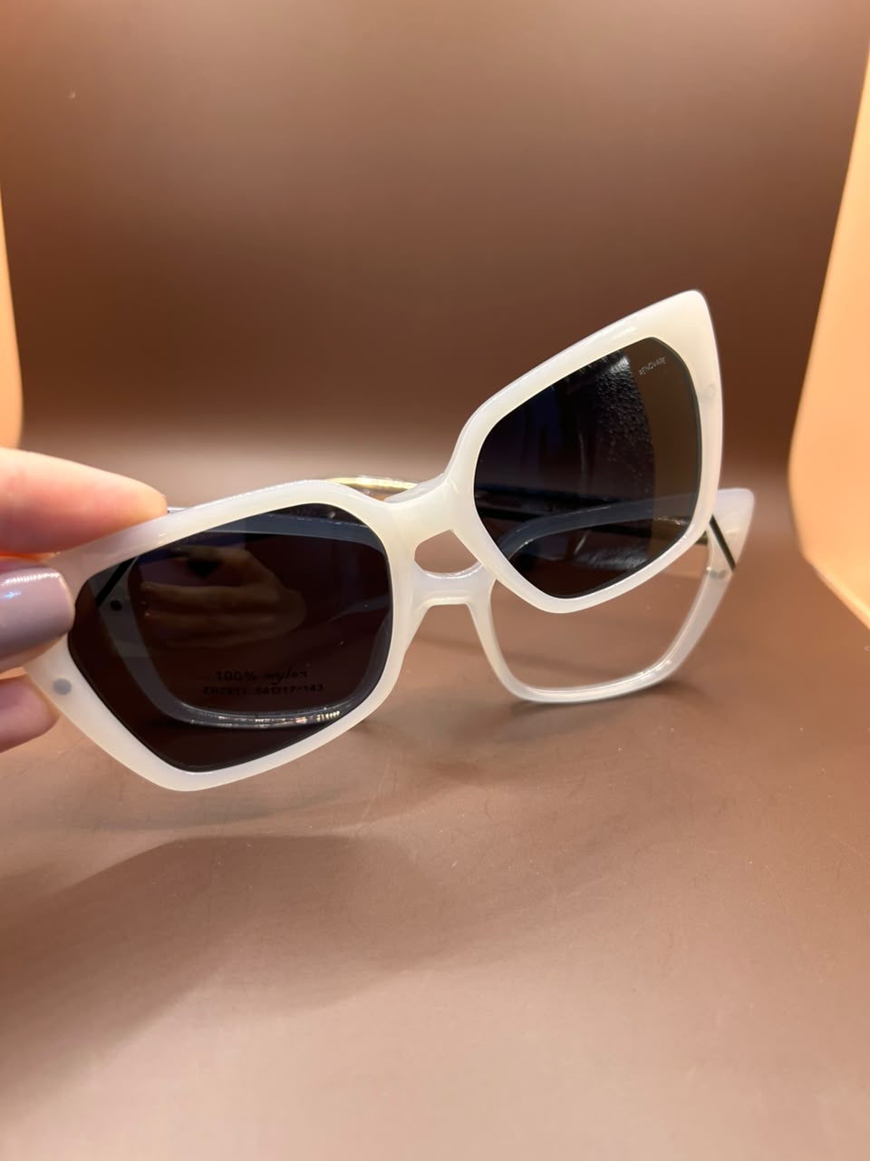 Óculos 2 em 1 Off-White Renovare – Armação de Grau com Clip-on Solar