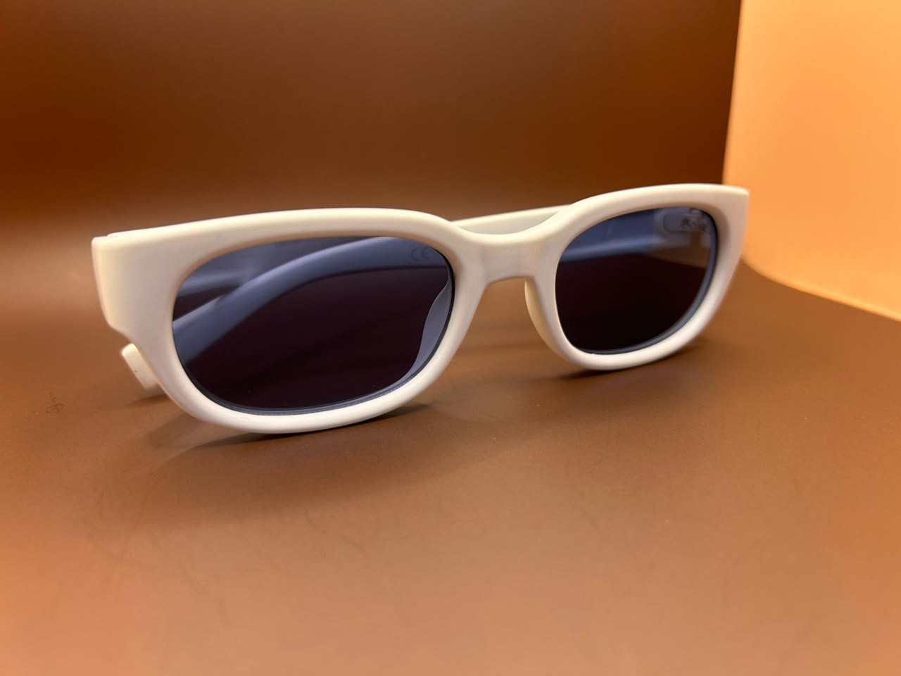 Óculos de Sol Feminino Robusto Quadrado Retrô Branco Gelo