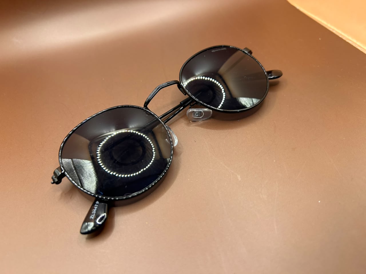 Óculos de Sol Redondo Vintage - Metal Preto Renovare