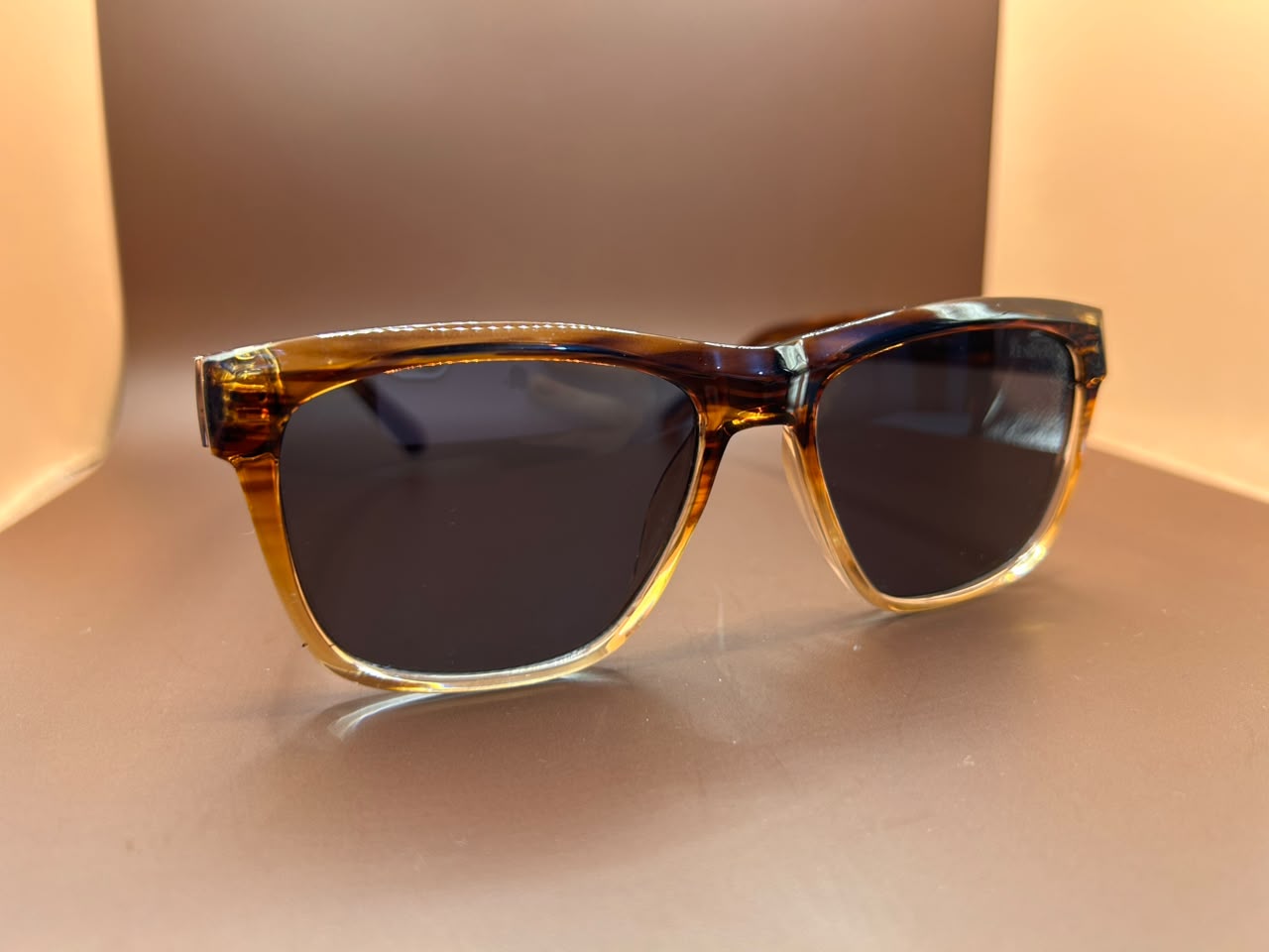 Foto adicional — Óculos de Sol Wayfarer Tartaruga – Armação Estilo Tortoise Renovare