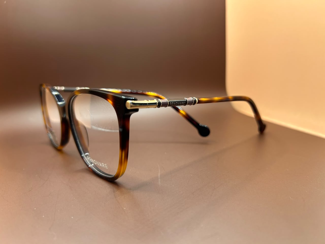 Foto adicional — Armação Feminina Quadrada em Acetato Renovare Tartaruga